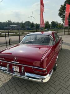 Image 5/18 de Mercedes-Benz 300 SE (1966)