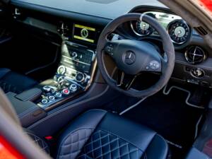Image 13/44 of Mercedes-Benz SLS AMG GT &quot;Final Edition&quot; (2014)
