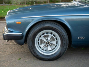 Image 4/13 de Daimler Sovereign 4.2 (1984)