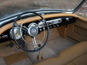 Image 33/50 of Nash-Healey Roadster (1953)