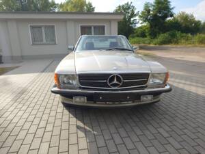 Afbeelding 17/43 van Mercedes-Benz 560 SL (1988)