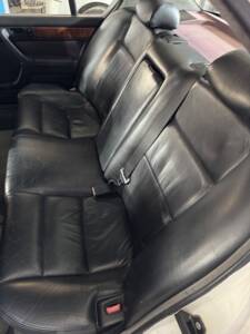Image 19/37 of BMW 735i (1991)