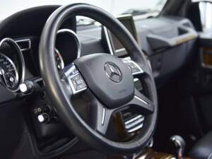 Image 32/50 of Mercedes-Benz G 500 (SWB) (2013)