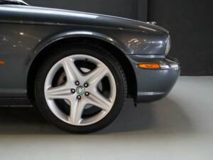 Bild 18/50 von Jaguar XJ 8 4.2 (2005)