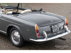 Image 18/34 of FIAT 1500 (1964)