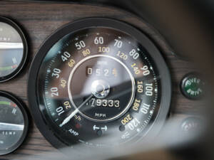 Image 33/50 of Volvo 1800 E (1972)