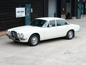 Immagine 28/50 di Daimler Sovereign 4.2 (1978)