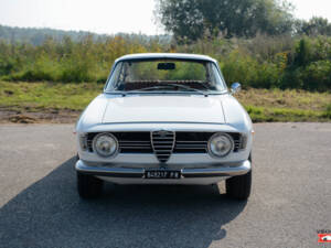 Afbeelding 2/20 van Alfa Romeo Giulia 1600 Sprint GT Veloce (1967)