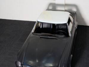 Image 28/47 of Mercedes-Benz 250 SL (1967)