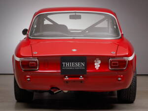 Bild 8/30 von Alfa Romeo Giulia 1300 GT Junior (1974)