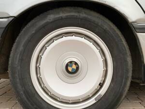 Bild 32/40 von BMW 750iL (1989)