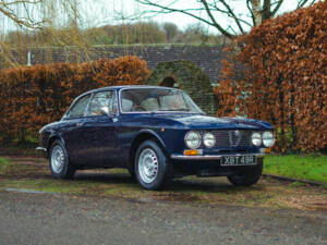 Image 23/50 of Alfa Romeo Giulia 1600 GT Junior (1977)