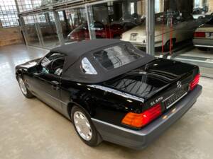 Image 52/53 of Mercedes-Benz 500 SL (1992)