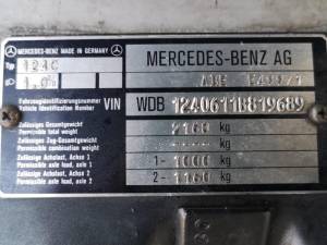 Image 49/50 of Mercedes-Benz 300 CE-24 (1992)