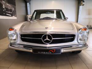 Image 2/18 of Mercedes-Benz 230 SL (1964)