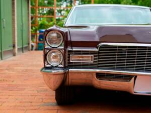 Bild 91/200 von Cadillac Coupe DeVille (1968)