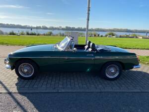 Image 6/17 of MG MGB (1979)