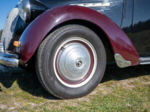 Image 31/35 of SIMCA 8 - 1200 (1951)