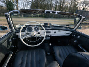 Image 16/27 de Mercedes-Benz 190 SL (1961)