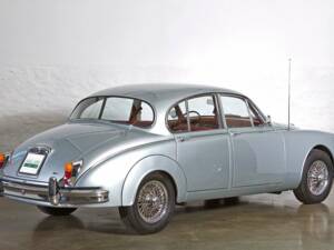 Image 8/20 of Jaguar Mk II 3.8 (1962)