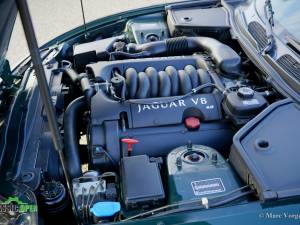 Imagen 24/44 de Jaguar XK8 4.0 (2001)