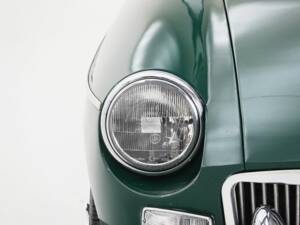 Immagine 13/15 di MG MGB (1977)