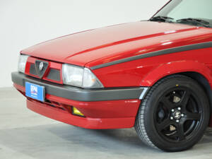 Bild 8/39 von Alfa Romeo 75 2.0 Twin Spark (1990)