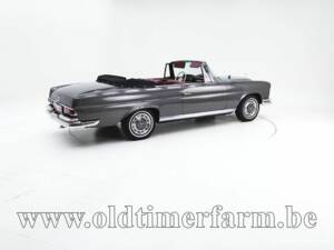 Image 2/15 de Mercedes-Benz 220 SE b (1963)