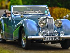 Image 6/50 of Triumph 2000 Roadster (1949)