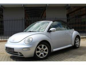 Imagen 2/7 de Volkswagen New Beetle 1.6 (2003)