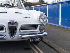 Image 12/37 of Alfa Romeo 2000 Spider (1960)