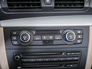 Bild 29/50 von BMW 125i (2008)