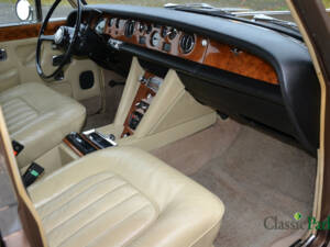 Image 25/50 of Rolls-Royce Silver Shadow I (1973)