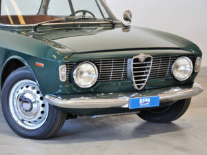 Image 12/65 of Alfa Romeo Giulia 1600 Sprint GT (1964)