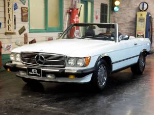 Image 1/32 de Mercedes-Benz 560 SL (1987)