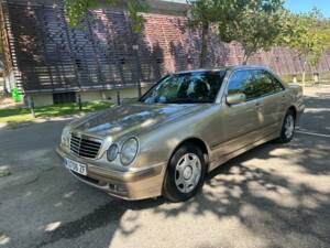 Bild 3/6 von Mercedes-Benz E 240 (2000)