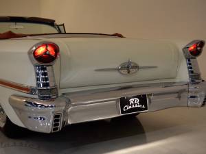 Image 14/50 of Oldsmobile Super 88 Convertible (1957)