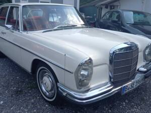 Image 5/16 of Mercedes-Benz 250 SE (1966)