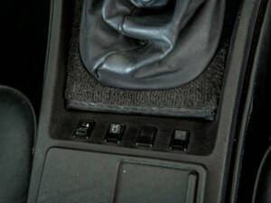 Immagine 33/50 di Porsche 924 S (1986)