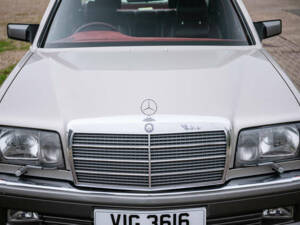 Image 17/50 de Mercedes-Benz 300 SE (1990)