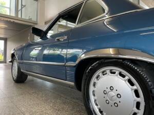 Image 8/19 of Mercedes-Benz 500 SL (1987)