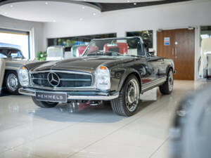 Image 8/12 of Mercedes-Benz 280 SL (1968)