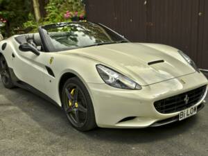 Bild 2/50 von Ferrari California (2010)