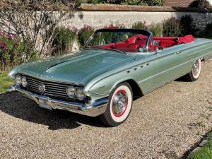 Image 2/50 of Buick Electra 225 Convertible (1962)