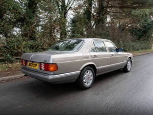 Image 6/17 of Mercedes-Benz 300 SE (1991)