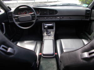 Image 9/12 de Porsche 944 Turbo (1992)
