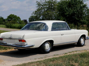 Image 5/50 of Mercedes-Benz 280 SE 3,5 (1970)