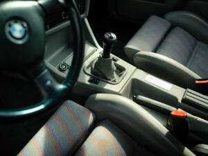 Image 44/50 of BMW M3 Cecotto (1990)