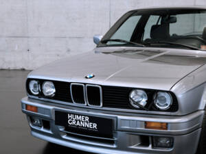 Image 8/22 de BMW 325i (1988)