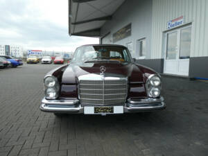 Image 2/25 of Mercedes-Benz 280 SE 3,5 (1971)